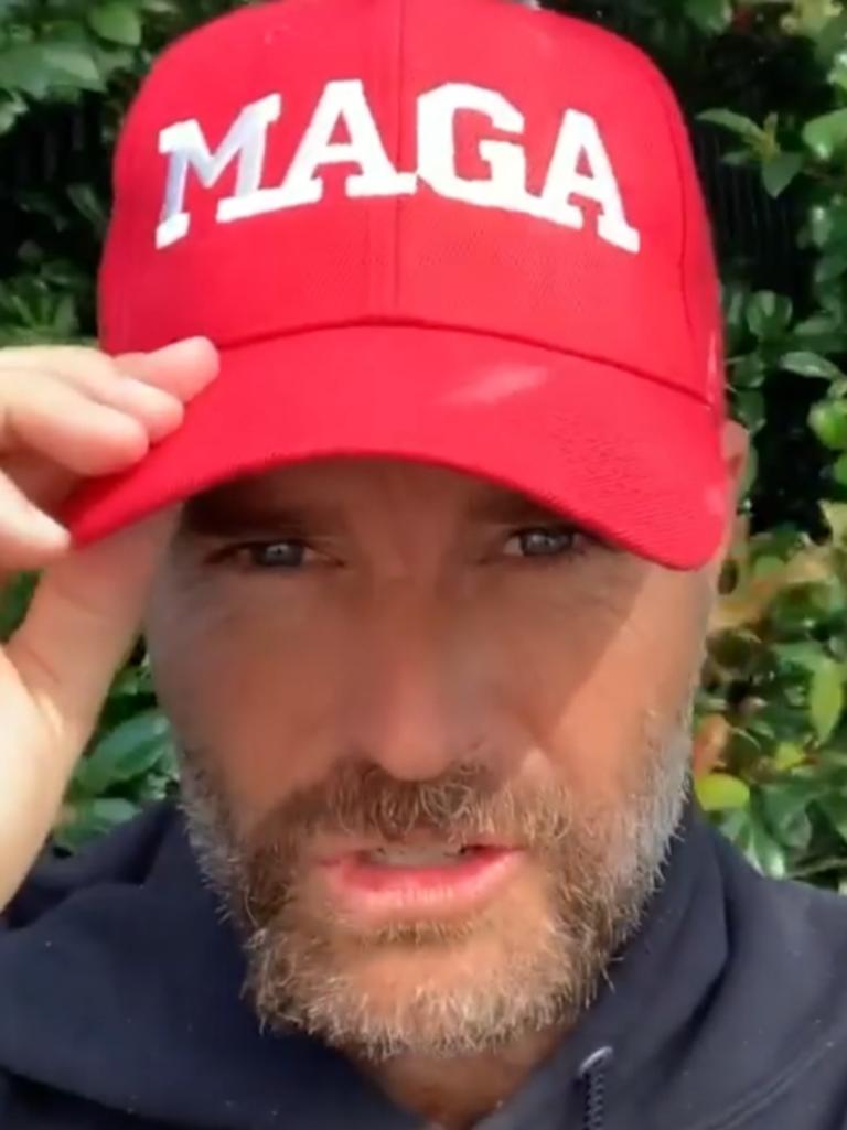 Pete Evans wears a MAGA hat on Facebook.