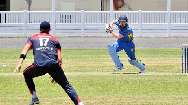 Nick Wallace pushes for a quick single against Maroochydore. Photo: John McCutcheon / Sunshine Coast Daily