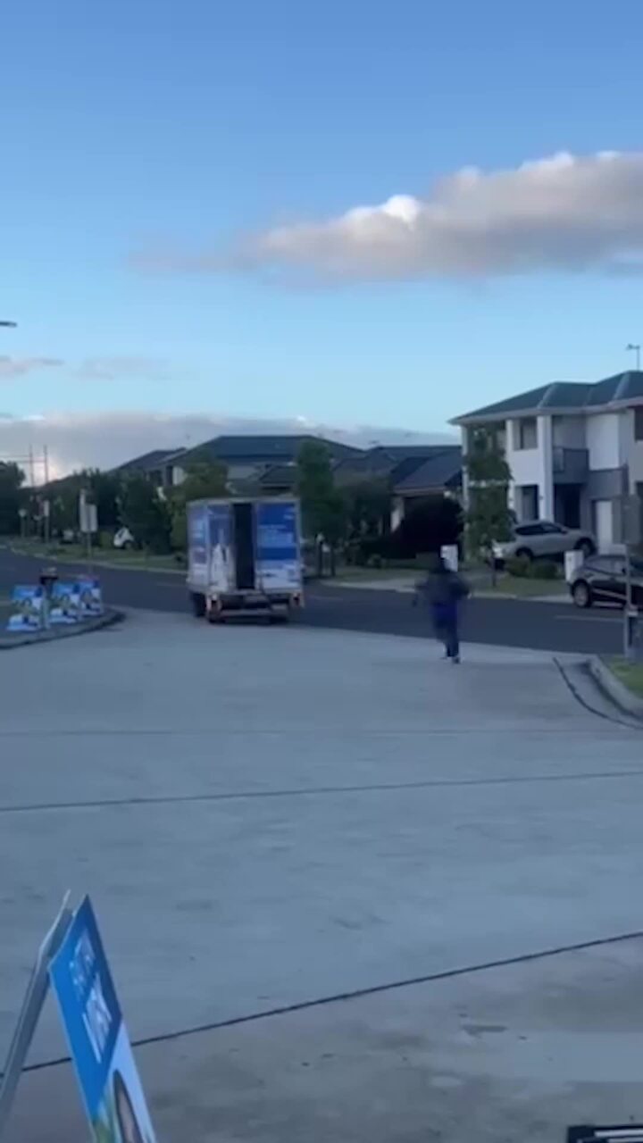 Liberal campaign truck trouble