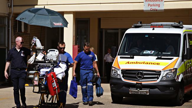 Patients being transferred from Mona Vale Hospital to NBH. Picture: Adam Yip.