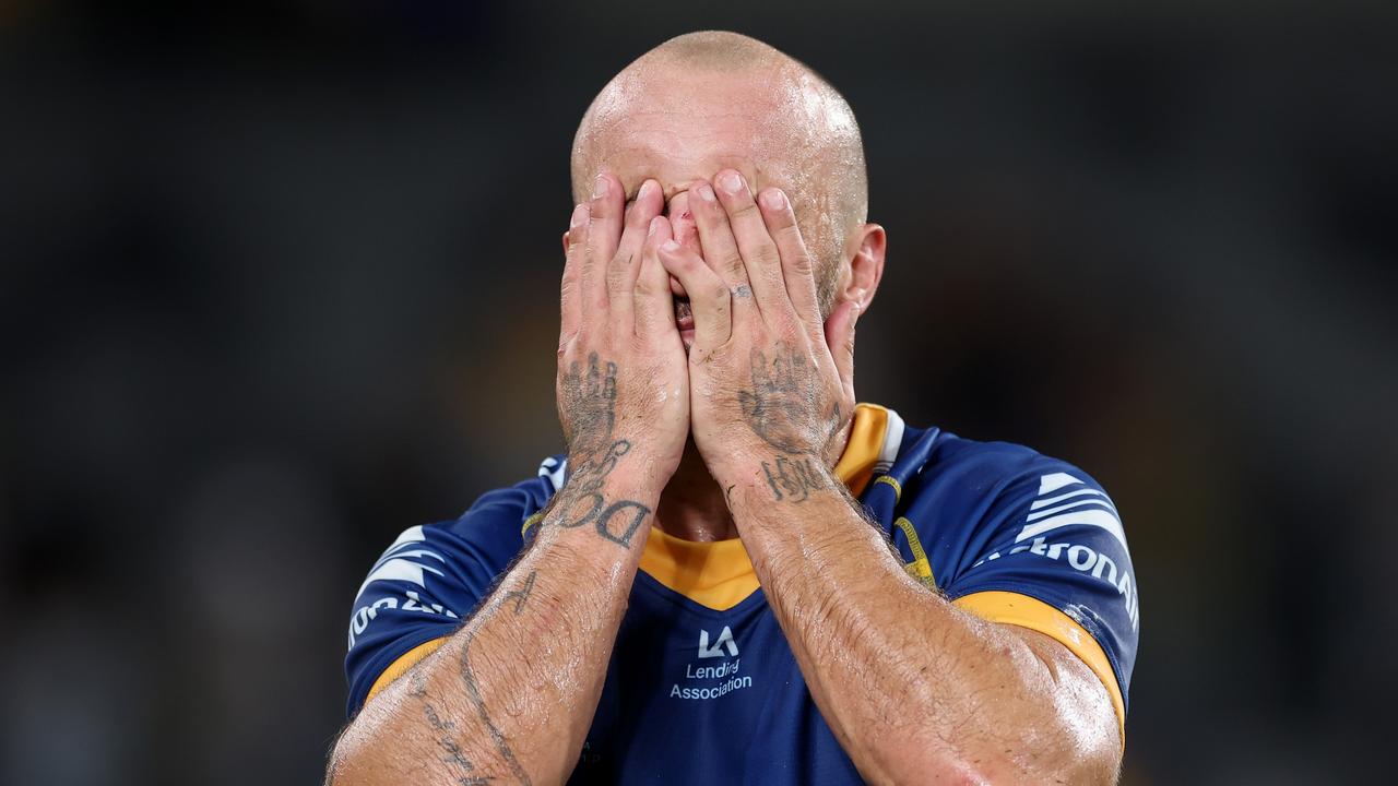 SYDNEY, AUSTRALIA - MARCH 10: Josh Hodgson of the Eels looks dejected after the round two NRL match between the Parramatta Eels and the Cronulla Sharks at CommBank Stadium on March 10, 2023 in Sydney, Australia. (Photo by Mark Kolbe/Getty Images)