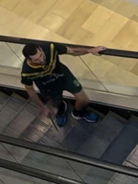 A man with a knife was seen inside Westfield Bondi Junction. Picture: X