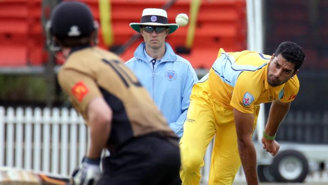 FAIRFIELD ADVANCE/AAP.  Gurinder Sandhu bowls for the Lions in the First Grade Cricket,  Liverpool Fairfield  v Sydney at Drummoyne Oval, Sydney on Saturday 11 January, 2020. NSW Premier Cricket . Picture: Craig Wilson / AAP