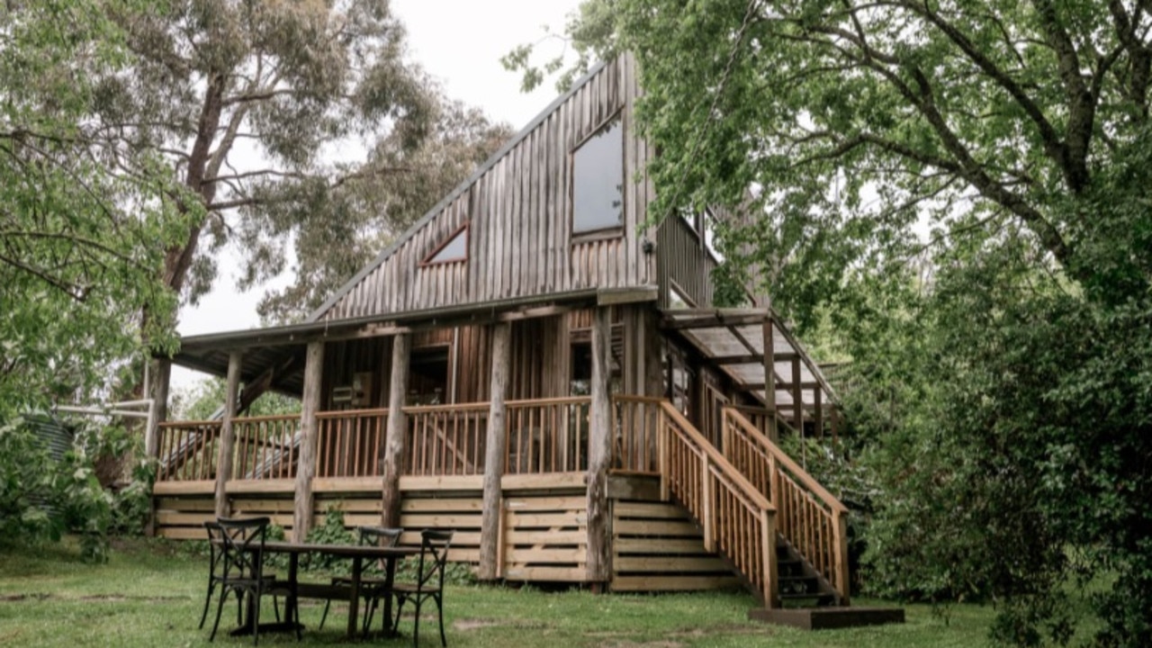 The carriage came on the same land as this loft – a treehouse that’s also listed on Airbnb. The owner used parts of the train in the construction of the above property.