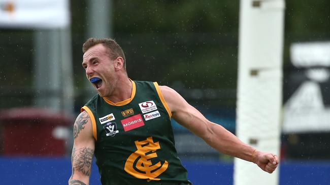 GDFL: North Geelong v Werribee Cent. No 55. Daryle Chesterman for Werribee.