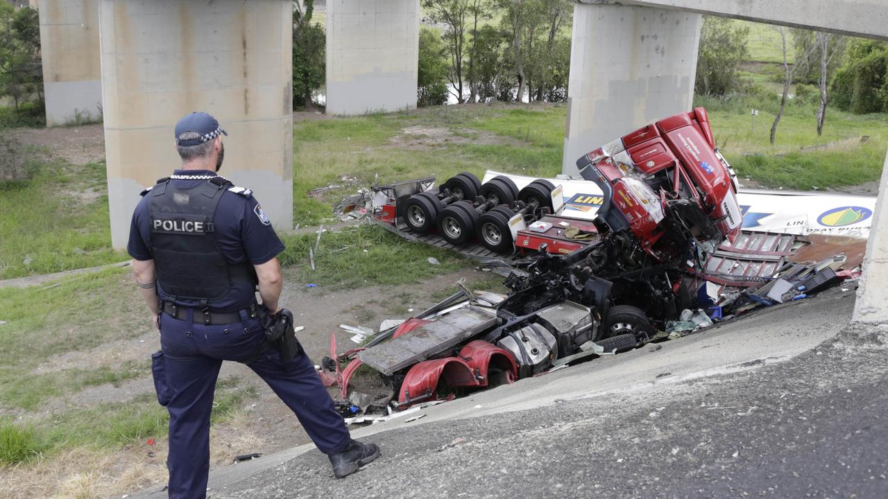 Logan Motorway truck crash major accident on Queensland road way The