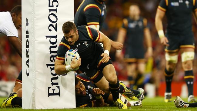 Gareth Davies scored an early try for Wales during their 10 point victory over Fiji.