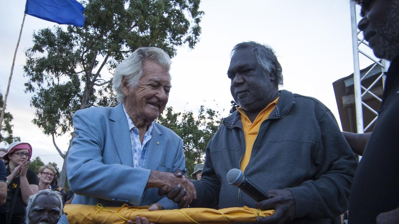 Yunupingu with former Prime Minister Bob Hawke at Garma in 2014. Picture: Peter Eve