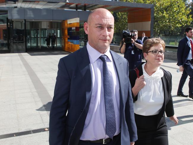 Darren Whereat from Australia and New Zealand Banking leaves the Federal court in Melbourne, Friday, April 20, 2018. The financial services royal commission public hearing into financial advice continues in Melbourne. (AAP Image/David Crosling) NO ARCHIVING