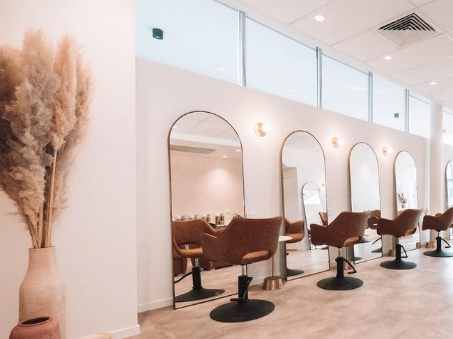 Blondee Hair Salon in Newstead