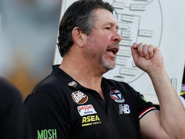 ‘Hardest job’: Saints coach gives take on umpire dissent