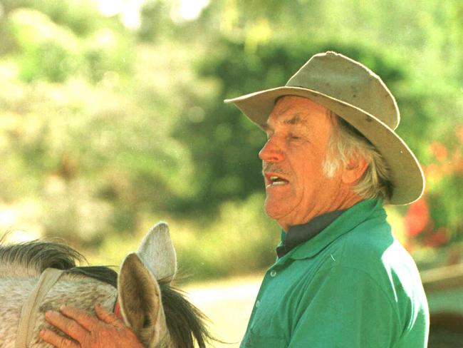 Ex horse breaker / stockman Des Day (74), and his horse. Photo taken 21 July 1999 by Rob Middenway.