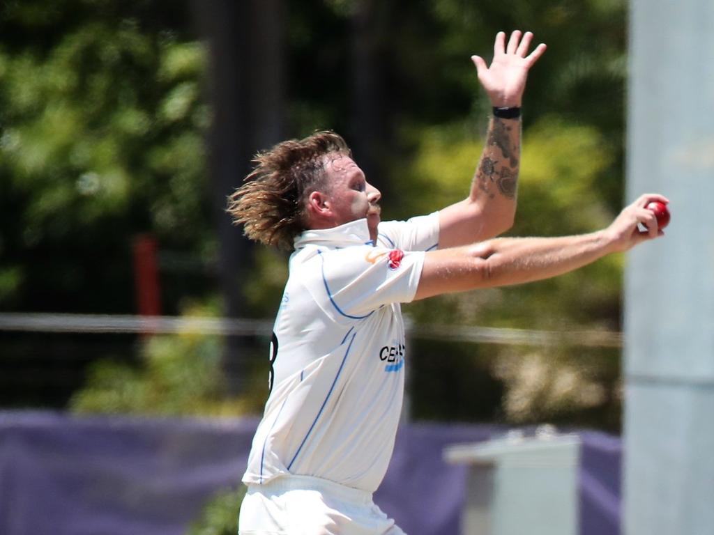 Jake Reeds bowls for Darwin in the 2022 grand final. Picture: Roz Lavercombe.