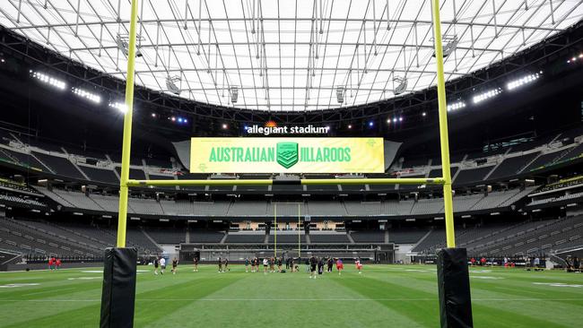 LAS VEGAS, NEVADA - FEBRUARY 28: Australian Jillaroos players stand on the pitch during an NRL team Captain's Run at Allegiant Stadium on February 28, 2025 in Las Vegas, Nevada.   Ethan Miller/Getty Images/AFP (Photo by Ethan Miller / GETTY IMAGES NORTH AMERICA / Getty Images via AFP)