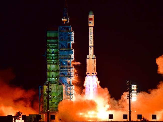 China's Tiangong 2 space lab is launched on a Long March-2F rocket from the Jiuquan Satellite Launch Center in the Gobi Desert, in China's Gansu province, on September 15, 2016. China launched its second space lab on September 15, as the Communist country works towards setting up its own space station. CHINA OUT AFP PHOTO / AFP PHOTO / -