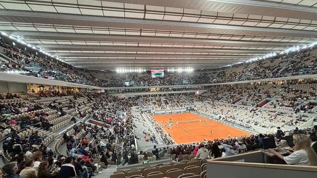 Court Phillipe Chatrier wasn't exactly full for Osaka vs Swiatek. Photo: X.