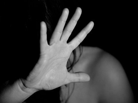 Young mum blames pregnancy for Christmas fight with sister