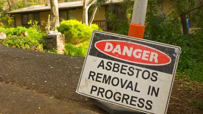 A Sydney man who developed the deadly asbestos cancer mesothelioma after helping a mate with renovations over 40 years ago has won the right to die at home