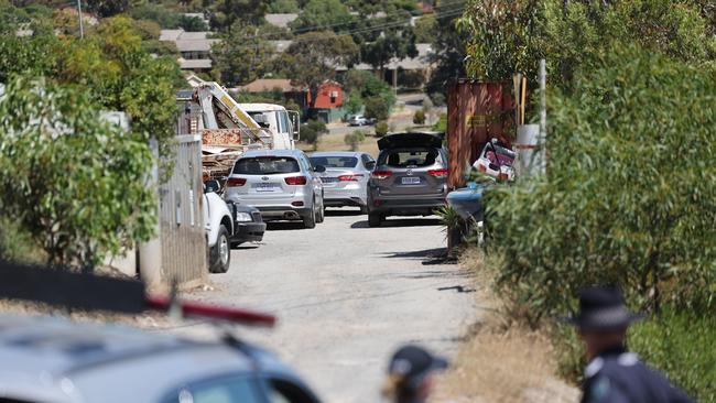 Police at the Lonsdale property, searching for evidence in the murder of Jeff Mundy. NCA NewsWire / David Mariuz