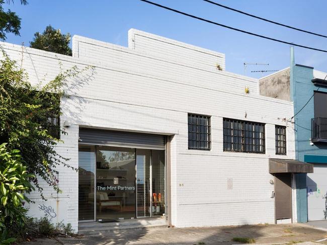 Collette Dinnigan has sold her Paddington warehouse.