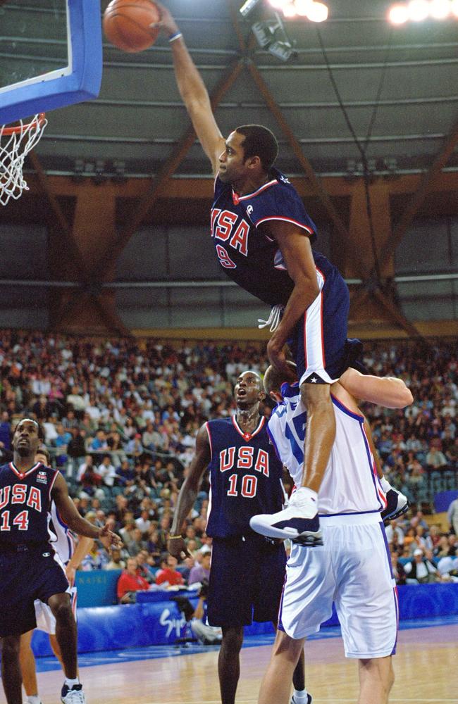 Vince Carter blows minds at Sydney 2000.