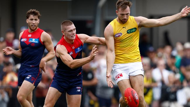 Noah Balta spearheaded the attack. Picture: Michael Willson/AFL Photo