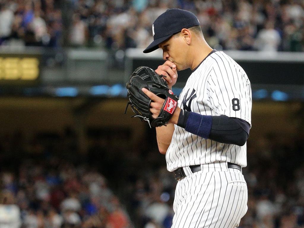 Derek Jeter surprises youth baseball players in Flushing