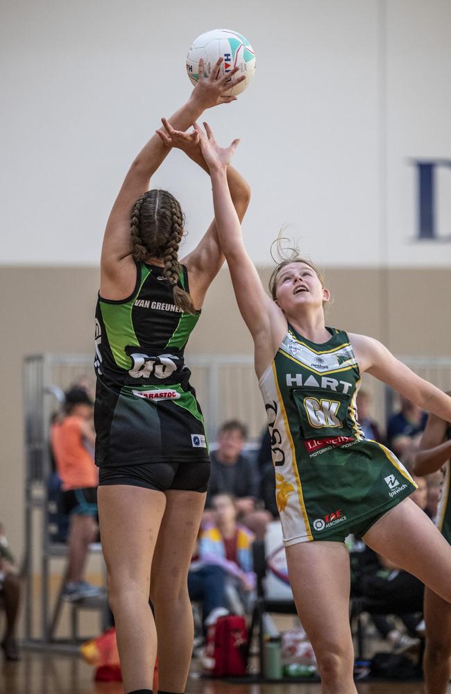 Jets Rubies player Kiara Condon stretches for the ball during a game against the Panthers this season. Picture: Nev Madsen.