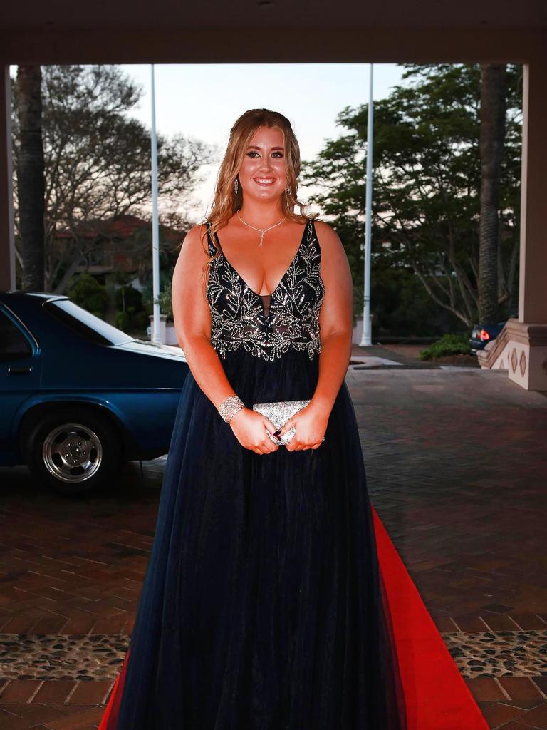 17th October 2020, Jess Miller from Rivermount College attend her year 12 formal at Links hope Island Photo Paul Stevens SMP Images