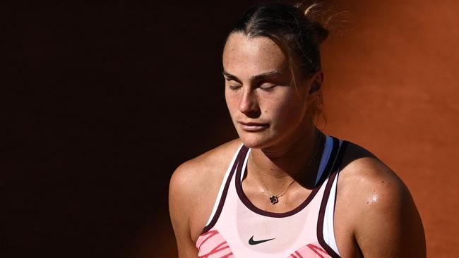 Ukraine’s Marta Kostyuk refused to shake the hand of Belarus' Aryna Sabalenka . (Photo by Emmanuel DUNAND / AFP)