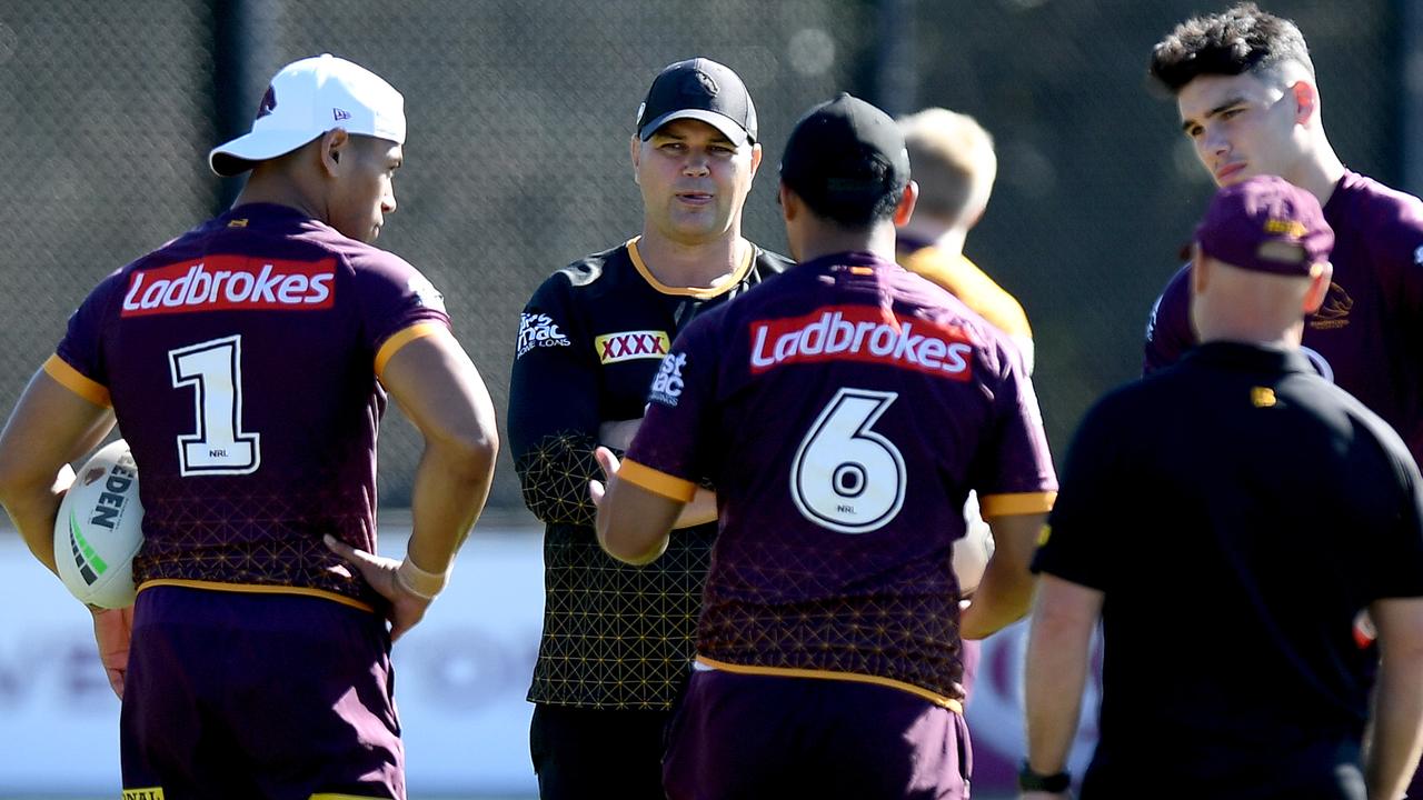 Justin Hodges has offered to help the Broncos.