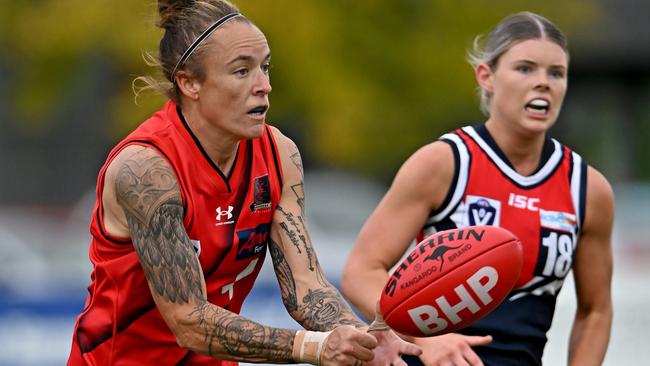 VFLW: Essendon’s Mia Rae Clifford and Darebin’s Mikayla Plunkett. Picture: Andy Brownbill