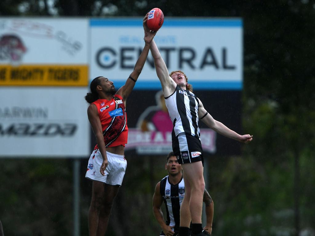 Bombers David Kruse goes up against Tristen Waack in round one of the Men's NTFL 22/23 season. Picture: (A)manda Parkinson