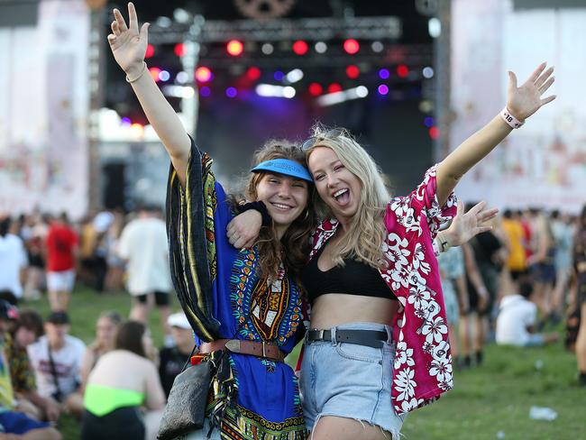 The Grass Is Greener music festival at the Cairns Showgrounds. Chantelle Lloyd and Mackenzie Akins. PICTURE: STEWART MCLEAN