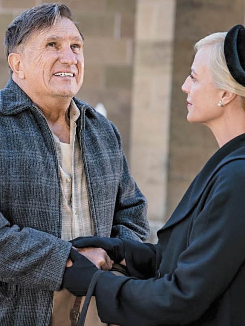 Frankie J Holden in A Place To Call Home with Marta Dusseldorp.