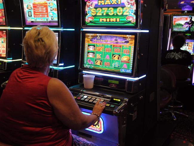Labor, Liberals join to end pokies bill scrutiny