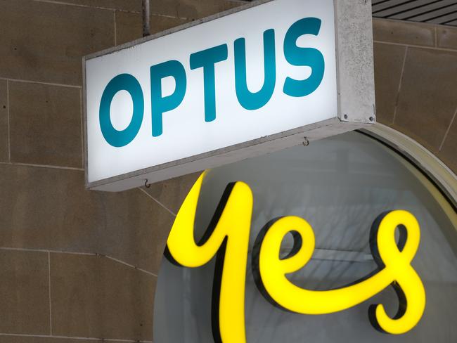 SYDNEY, AUSTRALIA - Newswire Photos - September 27, 2022:A general view of the Optus Store on Sydney's North shore after a major hack caused the details of up to 9.8 million customers to be compromised. Picture: NCA Newswire/ Gaye Gerard