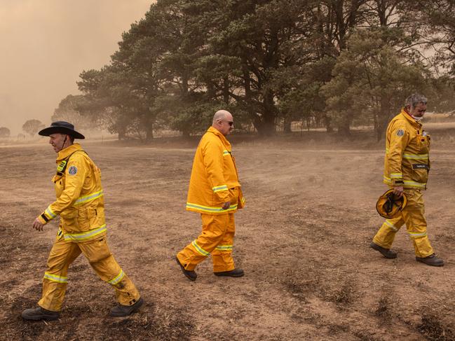 The bushfire, which is still not yet under control, continues to head east after a slight change in wind direction overnight. Picture: Diego Fedele