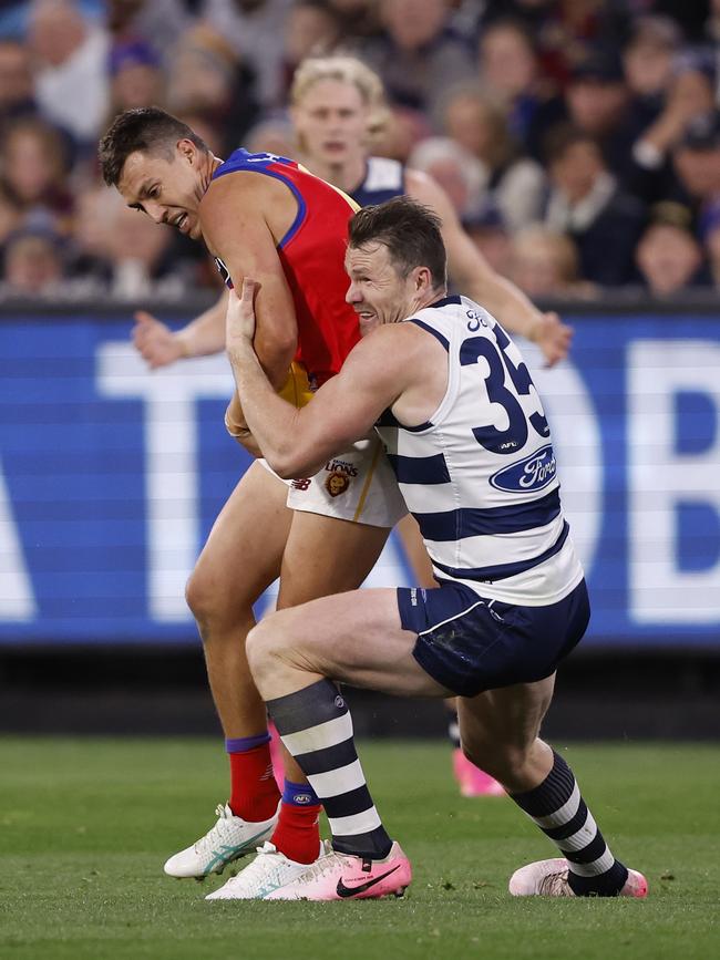 Dangerfield pinned McCluggage’s arms. (Photo by Darrian Traynor/AFL Photos/via Getty Images)