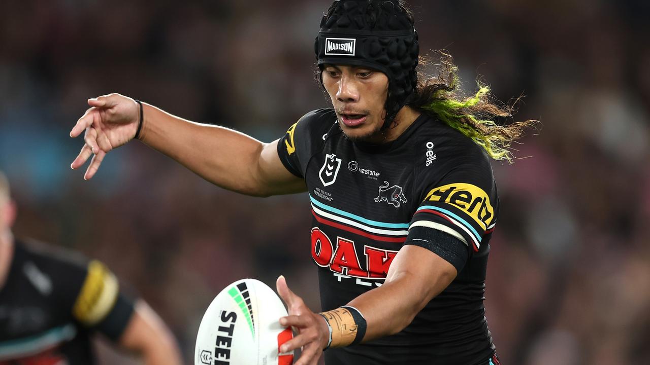 SYDNEY, AUSTRALIA - SEPTEMBER 22: Jarome Luai of the Panthers kicks the ballduring the NRL Preliminary Final match between the Penrith Panthers and Melbourne Storm at Accor Stadium on September 22, 2023 in Sydney, Australia. (Photo by Matt King/Getty Images)