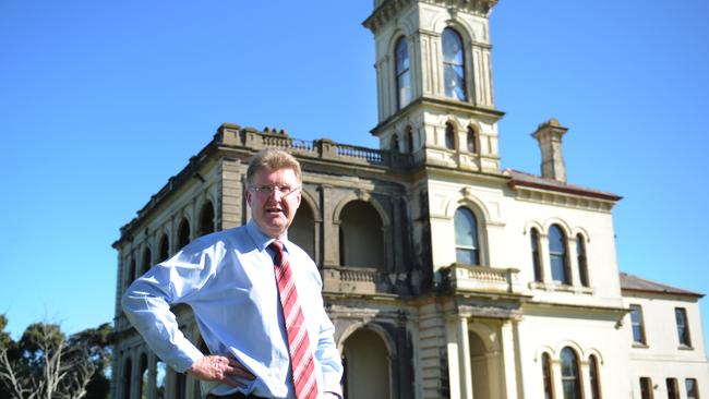 Woodend real estate agent John Keating is trying to convince the real estate industry to finally end underquoting before the government takes action for them.