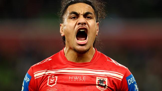 MELBOURNE, AUSTRALIA - AUGUST 03: The Dragons celebrate winning the round 22 NRL match between Melbourne Storm and St George Illawarra Dragons at AAMI Park, on August 03, 2024, in Melbourne, Australia. (Photo by Josh Chadwick/Getty Images)