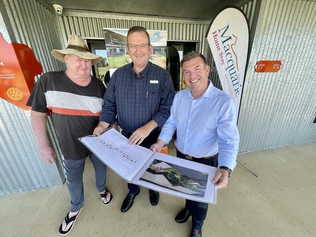 Member for the Dubbo electorate Dugald Saunders with Macquarie Home Stay Managing Director Rod Crowfoot and patient Owen Campbell, from Gwabegar (between Coonamble and Narrabri).