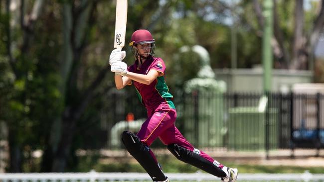 Holland Park Cricket Club junior Lily Bassingthwaighte