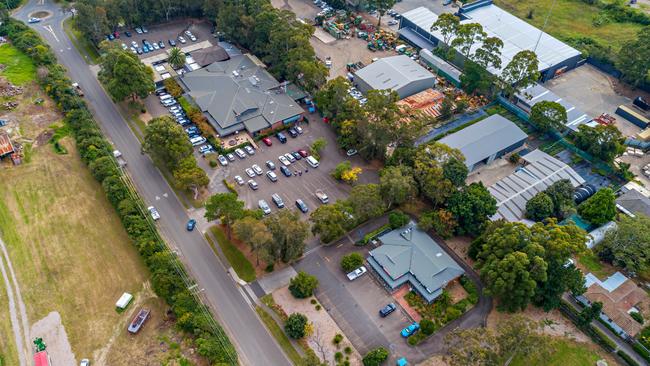 Endeavour Group and Charter Hall have snapped up the Terrey Hills Tavern.