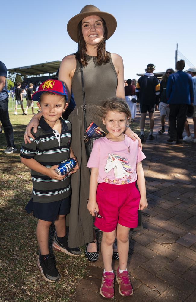 Lisa Fletcher with her kids Charlie and Annabelle. Picture: Kevin Farmer