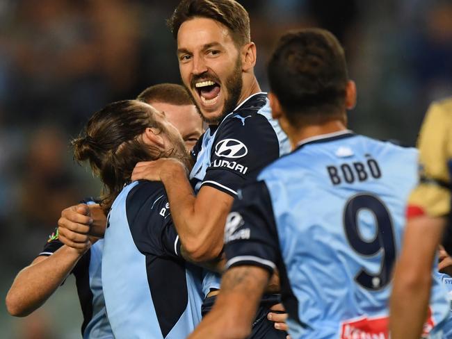 Milos Ninkovic grabbed his first goal of the season for Sydney FC.