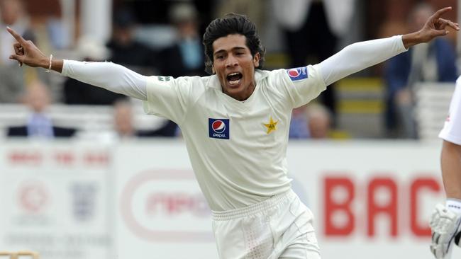 Bowler Mohammad Amir celebrates after claiming the wicket of Matt Prior during the day 2 of the 4th England v Pakistan test match at Lord's Cricket Ground in London, England 27/08/2010.