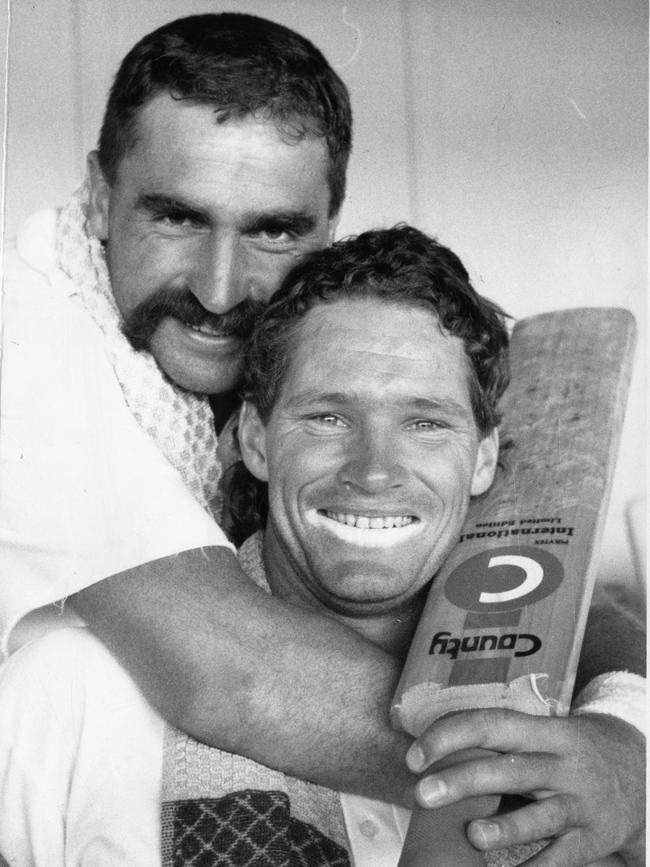 Australian Test cricketers Merv Hughes and Dean Jones in 1989.