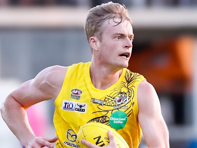 Lachlan Tardrew has been a great pickup for the Nightcliff Tigers for the 2023-24 NTFL season. Picture: Celina Whan / AFLNT Media